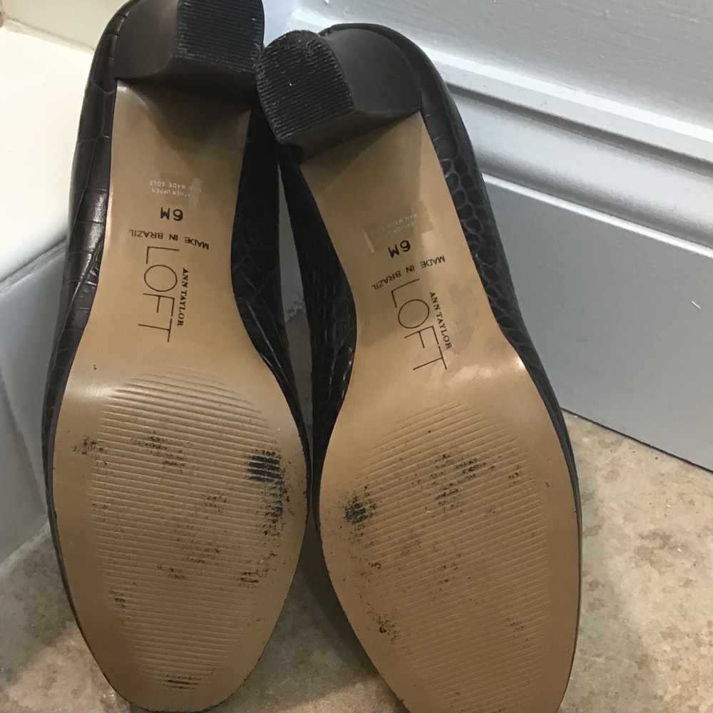 LOFT Crocodile High Heeled Loafer Style Shoes NWOT - Picture 6 of 7